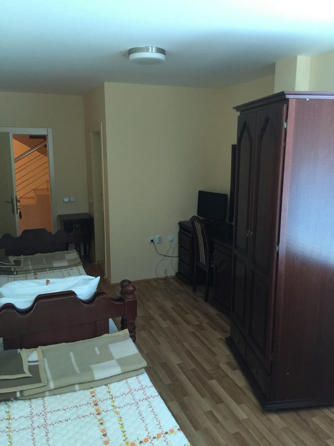 Bed & Breakfast Karavan Raska Exterior photo